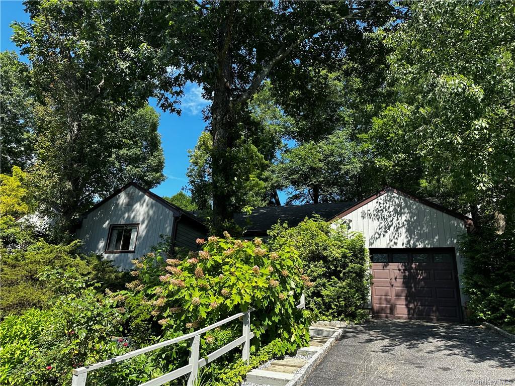 Dogwood Ct, Goldens Bridge, NY 10526