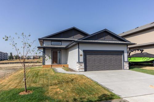 52 Trinity St, Lacombe, AB, T4L | Card Image