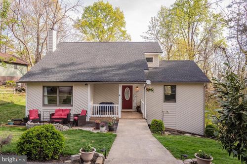 588 Flower Dr, MC GAHEYSVILLE, VA, 22840-2106 | Card Image