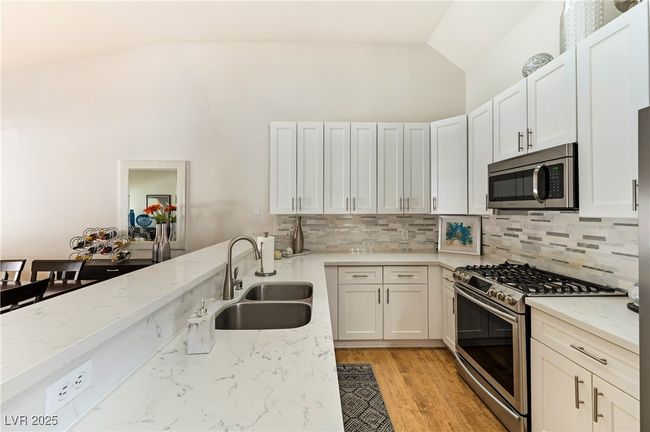 UNIT-201 - 7648 Rolling View Dr, Condo with 2 bedrooms, 2 bathrooms and null parking in Las Vegas NV | Image 8