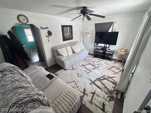 15885 Beaverland St, Detroit, MI, 48223-1010 | Card Image