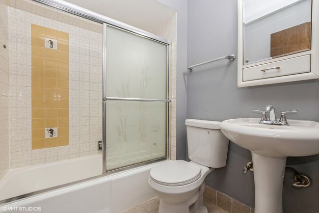 5 - 7755 S Roberts Rd, Home with 2 bedrooms, 2 bathrooms and 2 parking in Bridgeview IL | Image 9