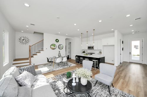 2430 Harrington St, Houston, TX, 77026-7324 | Card Image