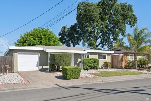 149 Jeffrey Dr, Petaluma, CA, 94954-3670 | Card Image