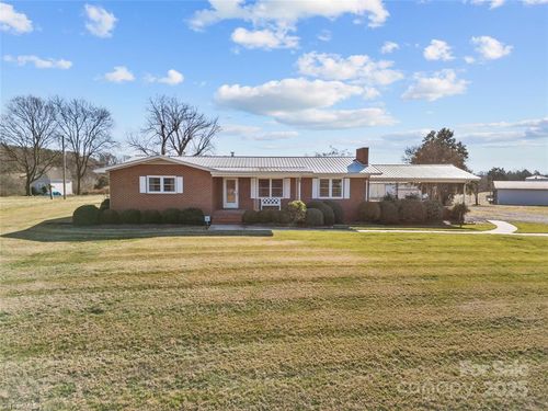 28100 Nc 24 27 Hwy, Albemarle, NC, 28001-7413 | Card Image