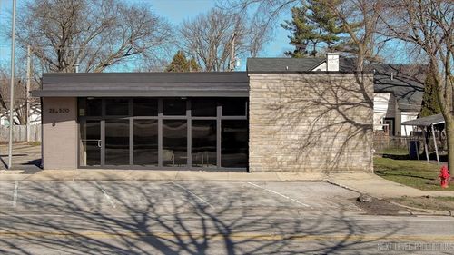 28w520 Batavia Rd, Warrenville, IL, 60555-3009 | Card Image