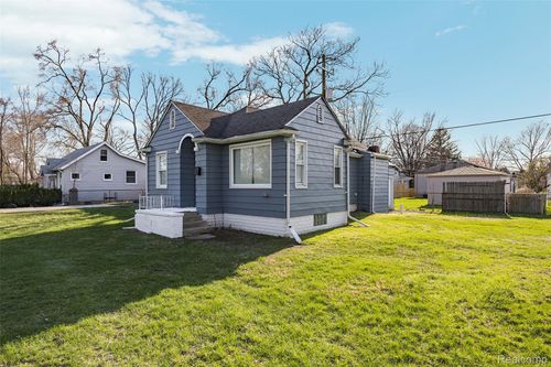 19205 Wakenden, Redford, MI, 48240-1446 | Card Image