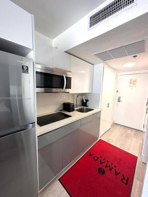 836-19201 Collins Ave, Sunny Isles Beach, FL, 33160-2202 | Card Image