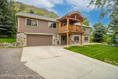 390 Jenny Pl, New Castle, CO, 81647-9462 | Card Image