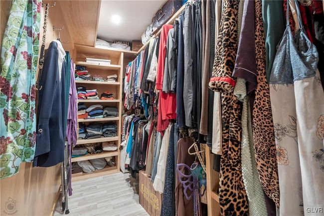 walk-in-closet | Image 24