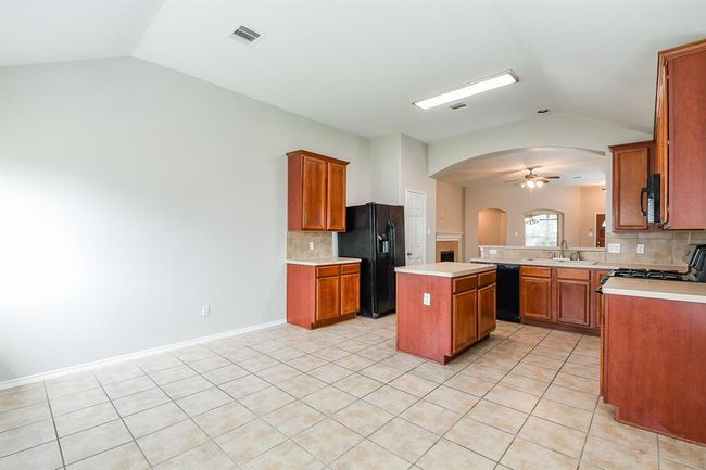 1907 Meadow Edge Ln, House other with 3 bedrooms, 2 bathrooms and 2 parking in Spring TX | Image 12