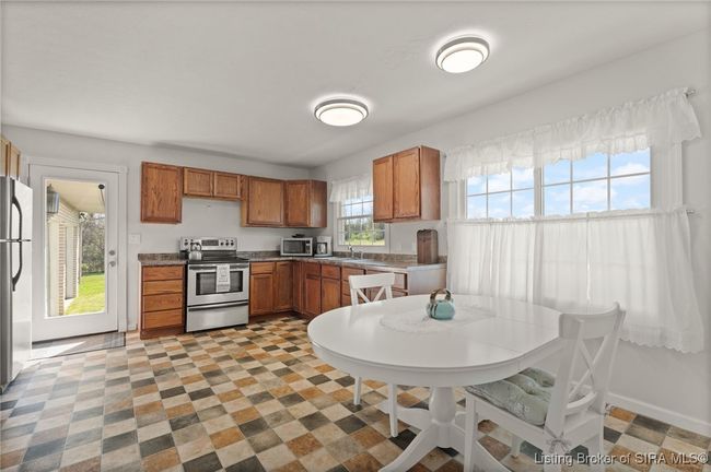 1110 W Helton Rd, Home with 3 bedrooms, 3 bathrooms and null parking in Scottsburg IN | Image 27
