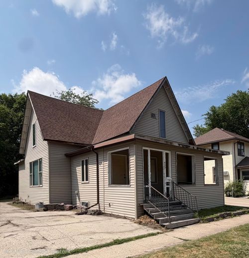 409 9th St S, Fargo, ND, 58103-1837 | Card Image