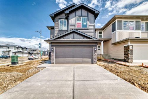 5 Southborough Square, Cochrane, AB, T4C3J4 | Card Image