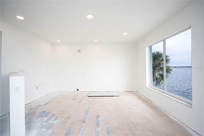 Kitchen Area | Image 7