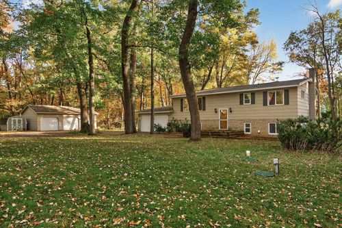 8230 Viking Blvd Ne, Wyoming, MN, 55092-9436 | Card Image