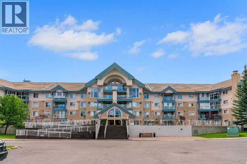 7239 Sierra Morena Blvd Sw, Calgary, AB, T3H3L7 | Card Image