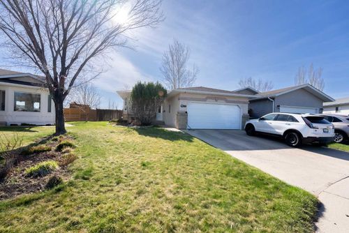 152 Mount Rundle Rd W, Lethbridge, AB, T1K7G1 | Card Image