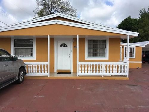 10040 Nw 8th Ave, Miami, FL, 33150-1309 | Card Image
