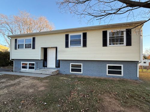 3808 Red Fox Dr Nw, Roanoke, VA, 24017-4836 | Card Image