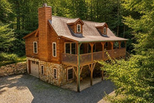 689 Sugar Mountain Dr, Sugar Mountain, NC, 28604-6649 | Card Image