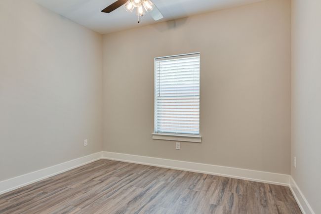 UNIT-105 - 115 W Jones St, Condo with 2 bedrooms, 2 bathrooms and null parking in Krum TX | Image 8