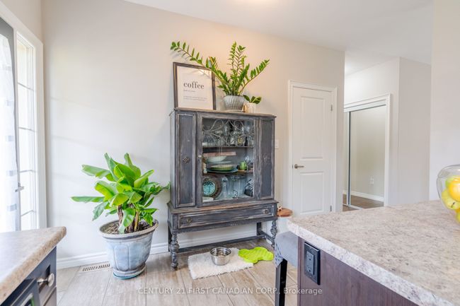 60 - 3320 Meadowgate Blvd, Condo with 3 bedrooms, 2 bathrooms and 1 parking in London ON | Image 10