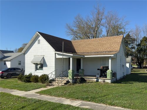 111 Oak Avenue, Montrose, IL, 62445 | Card Image