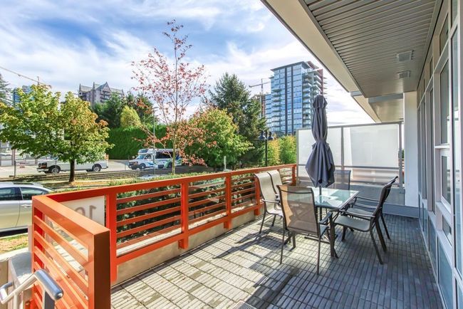 102 - 530 Whiting Way, Townhouse with 2 bedrooms, 2 bathrooms and 2 parking in Coquitlam BC | Image 9