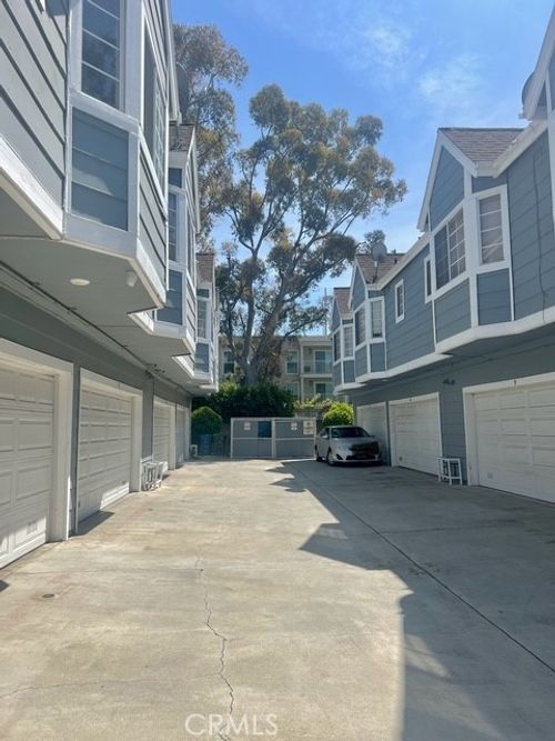 812 Inglewood, Inglewood, CA, 90302 | Card Image