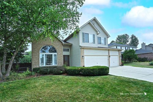 3234 Almond Ln, McHenry, IL, 60051-2633 | Card Image