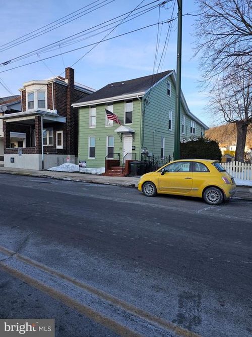 331 S 2nd St, SAINT CLAIR, PA, 17970-1325 | Card Image