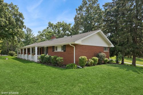 1301 Little John Dr, Elgin, IL, 60120-9508 | Card Image