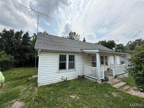 304 Central Ave, Marble Hill, MO, 63764-8252 | Card Image