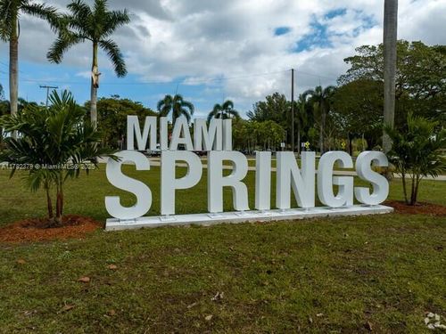 325 Ludlam Dr, Miami Springs, FL, 33166-4939 | Card Image