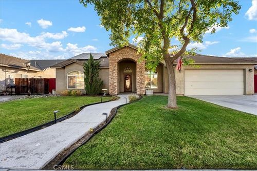 695 Crescent Ln, Lemoore, CA, 93245-4953 | Card Image