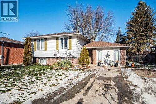 171 Kneider Ave, Dunnville, ON, N1A1A6 | Card Image