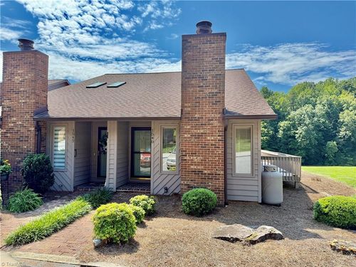 1540 Ivy Trce, Wilkesboro, NC, 28697-9456 | Card Image