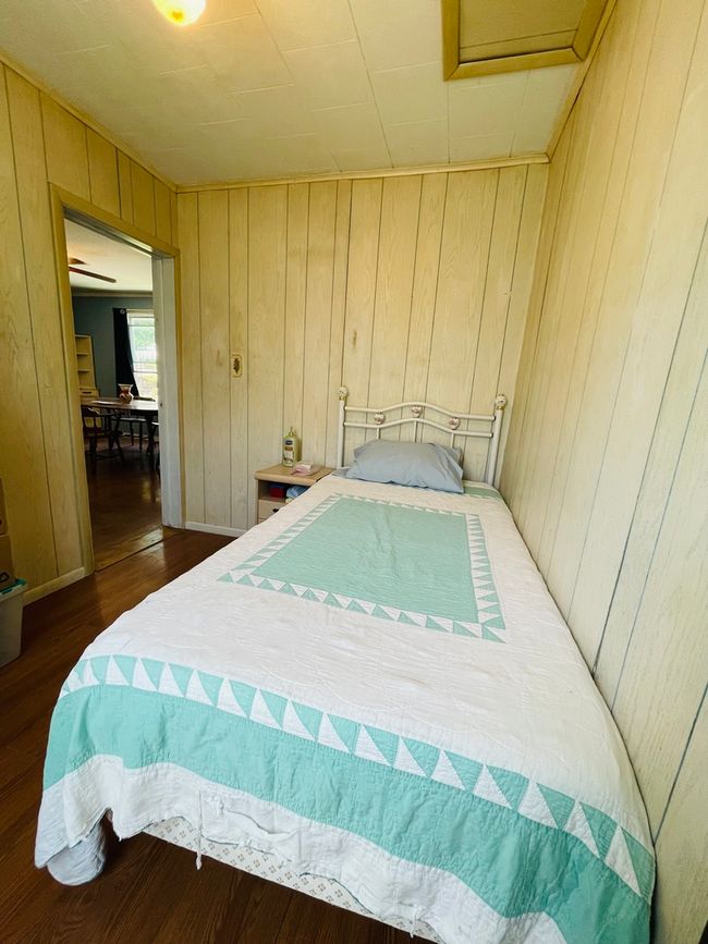 1215 E Main St, House other with 3 bedrooms, 1 bathrooms and 12 parking in Streator IL | Image 16