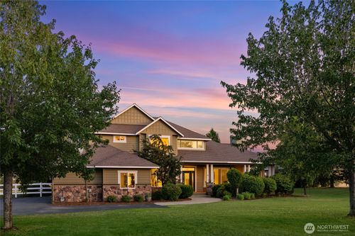 70 Majestic Heights Dr, Ellensburg, WA, 98926-8065 | Card Image
