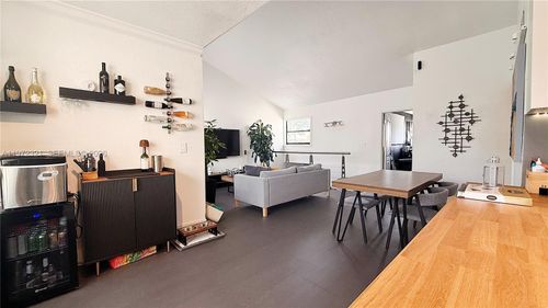 203-10231 Fontainebleau Blvd, Miami, FL, 33172 | Card Image