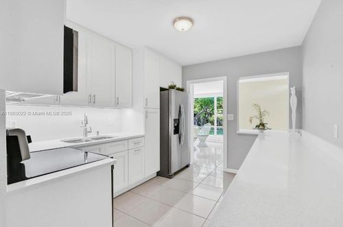 822 Avenida Hermosa, West Palm Beach, FL, 33405-1414 | Card Image