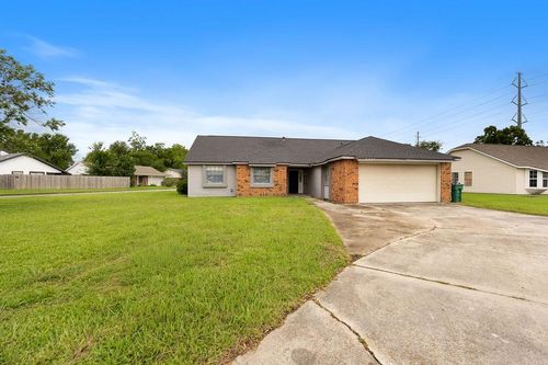 5688 Spanish Mission Ct, Lake Charles, LA, 70605-7176 | Card Image