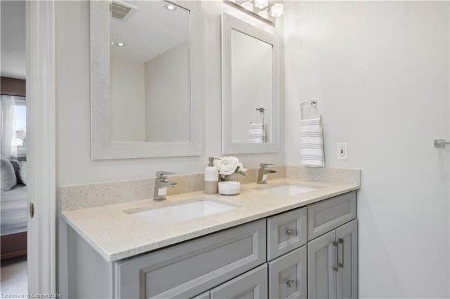 3962 Renfrew Cres, House other with 4 bedrooms, 4 bathrooms and 4 parking in Mississauga ON | Image 20