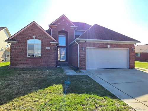 42510 Pinehurst Dr, Clinton Twp, MI, 48036-1472 | Card Image