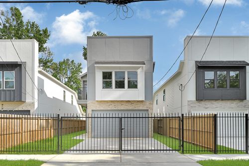 b-90 Burress St, Houston, TX, 77022-1908 | Card Image