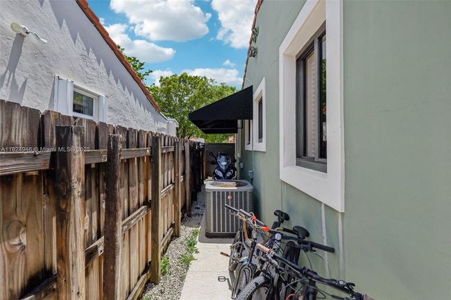 441 Sw 27 Th Rd, House other with 4 bedrooms, 4 bathrooms and null parking in Miami FL | Image 41