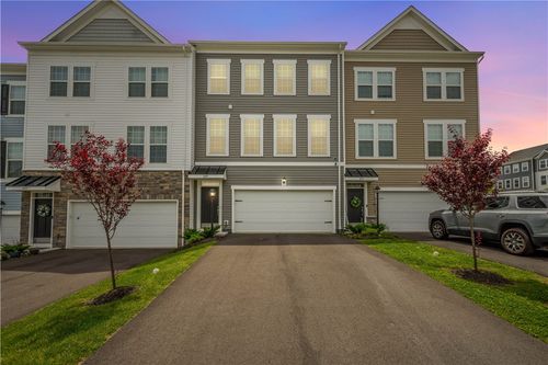 649 Olivia St, Pittsburgh, PA, 15205-9506 | Card Image