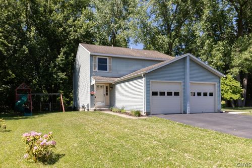 7091 Ourteds Cir, Liverpool, NY, 13090-3742 | Card Image