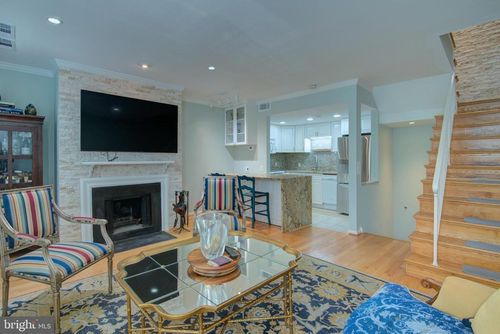apt-d-1953 Calvert St Nw, WASHINGTON, DC, 20009-1564 | Card Image